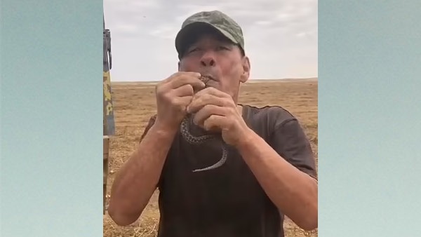 जिंदा मुंह में डाला जिंदा मुंह में डाला