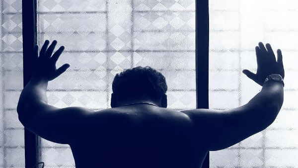 दोस्तों के साथ शराब पीने गया था शख्स