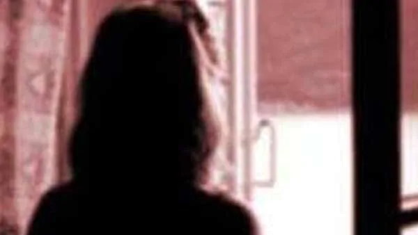 After love marriage, husband beaten up wife and attacked with blade