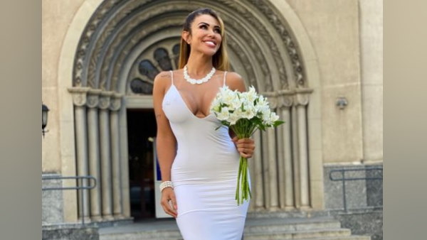 'मेरी वेडिंग ड्रेस भी ऐसी थी, कि वो हिस्सा दिखे' 'मेरी वेडिंग ड्रेस भी ऐसी थी, कि वो हिस्सा दिखे'