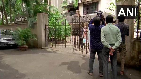 28 जगहों पर इनकम टैक्स विभाग की टीम ने मारा छापा