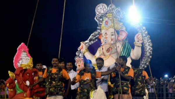 इन मंत्रों और आरती से कीजिए बप्पा को प्रसन्न, मिलेगी हर खुशी