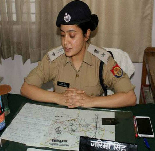 गरिमा सिंह बलिया यूपी : आईपीएस बनकर इंजीनियर से की शादी, फिर बनीं आईएएस गरिमा सिंह बलिया यूपी : आईपीएस बनकर इंजीनियर से की शादी, फिर बनीं आईएएस