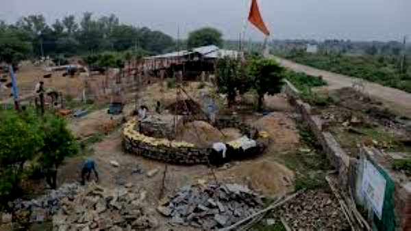  किशनगढ़ से बनवा रहे गो मंदिर की मूर्ति