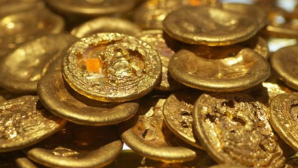 खजाना मिलने की खबर गांव में आग की तरह फैली