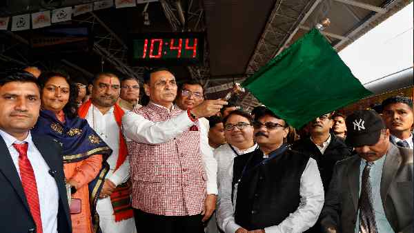 क्यों हटे गुजरात के सीएम विजय रुपाणी ?