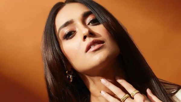 सनबॉथ लेते हुए शेयर की बिकनी फोटो 