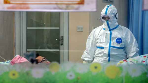 कैसे फैलता है ये वायरस? कैसे फैलता है ये वायरस?