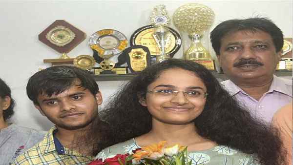 यूपीएससी के टॉप 15 सफल प्रतियोगियों को प्राप्त अंक यूपीएससी के टॉप 15 सफल प्रतियोगियों को प्राप्त अंक