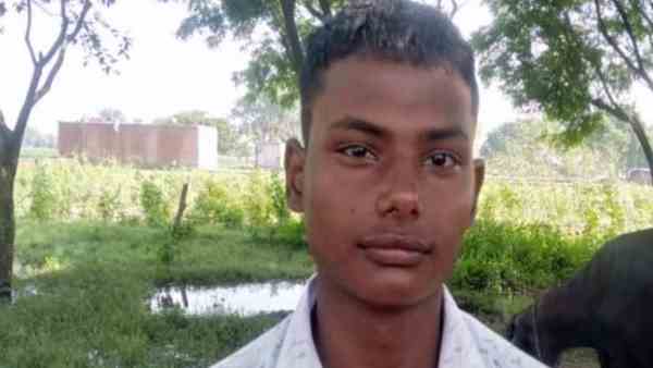 Agra: One crore twenty lakh rupees came in Kapil Kumars bank account Agra: One crore twenty lakh rupees came in Kapil Kumars bank account