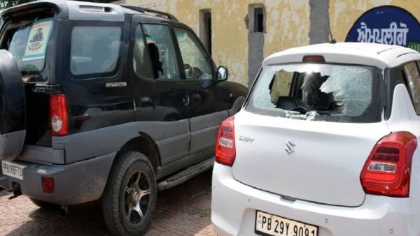 केजरीवाल पर भी तीखा प्रहार