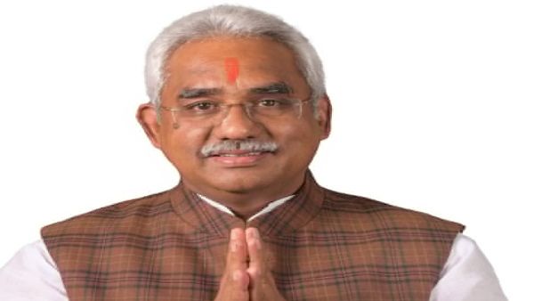 मदन कौशिक के हाथ में रखी कमान मदन कौशिक के हाथ में रखी कमान