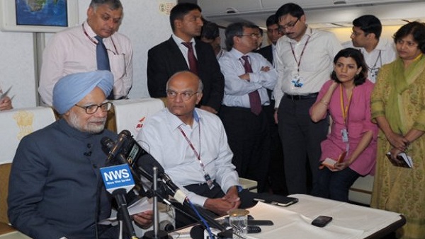 कांग्रेस ने भी मनमोहन सिंह की तस्वीर शेयर कर PM मोदी पर किया पलटवार