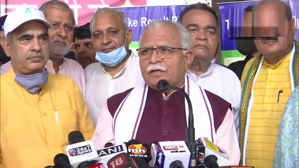 WATCH Video: Haryana CM Manohar Lal Khattar rides bicycle with ministers and MLAs 