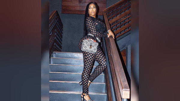 'बाहर जाती हूं तो उनकी निगाहें मेरी तरफ होती हैं'