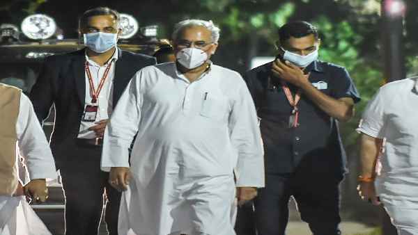 पिता से सार्वजनिक तौर पर जाहिर कर चुके हैं मतभेद पिता से सार्वजनिक तौर पर जाहिर कर चुके हैं मतभेद