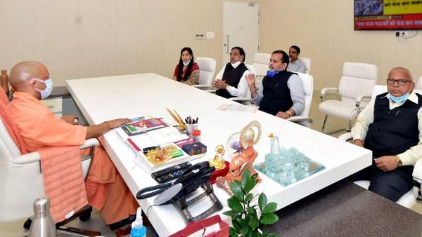 महाराष्ट्र के अलावा बीजेपी शासित राज्यों को भी दी गई जिम्मेदारी महाराष्ट्र के अलावा बीजेपी शासित राज्यों को भी दी गई जिम्मेदारी