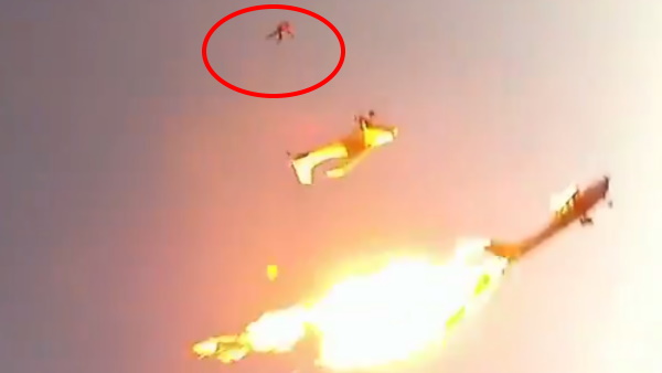 स्काईडाइवर से भरा था विमान