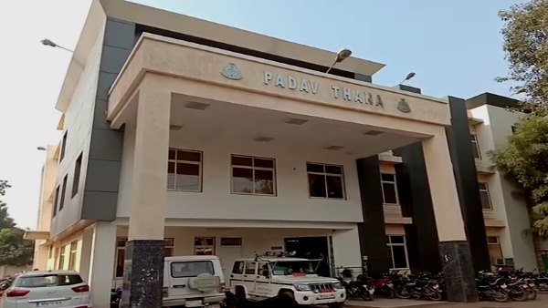 थाने से 100 मीटर दूर की घटना 