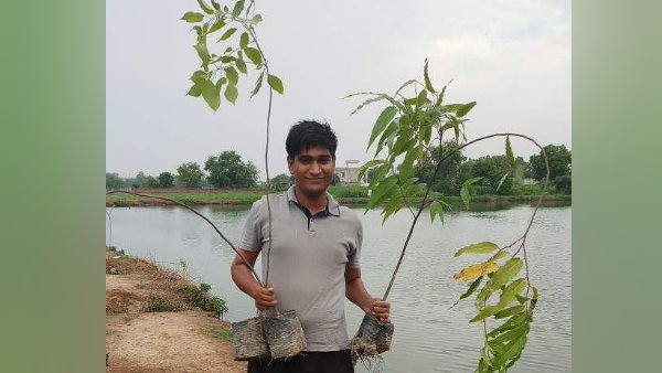 इंजीनियर की नौकरी छोड़ी, अभियान में जुटे इंजीनियर की नौकरी छोड़ी, अभियान में जुटे