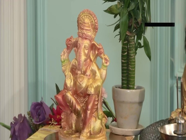 घरों में चॉकलेट से ही बनाना चाहिए