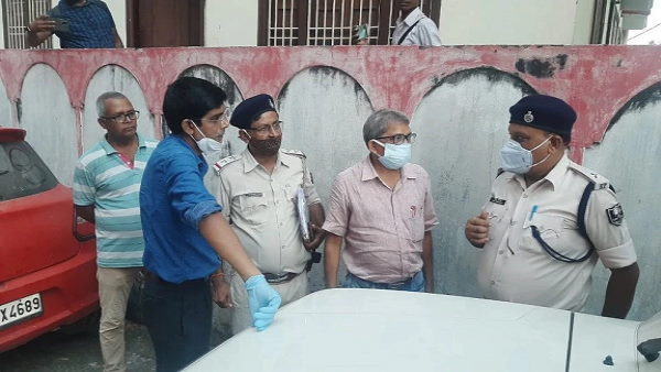 पुलिस को किराए के फ्लैट में मिले टुकड़े