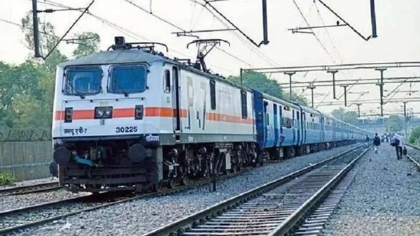 ऐप पर ऐसे बुक करें टिकट