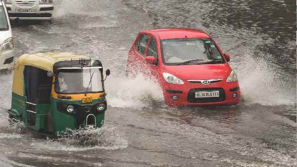 दिल्ली-एनसीआर में झमाझम बारिश दिल्ली-एनसीआर में झमाझम बारिश