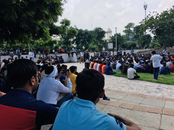 7 लाख बेरोजगार बनना चाहते हैं एसआई 7 लाख बेरोजगार बनना चाहते हैं एसआई