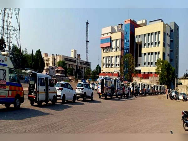 more than 8 lakh coronavirus patients registered in gujarat so far, Govt says- 10,082 people lost their lives