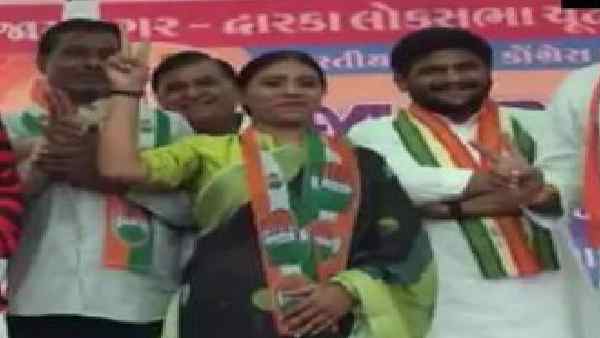 जडेजा की बहन ने खोला भाभी के खिलाफ मोर्चा जडेजा की बहन ने खोला भाभी के खिलाफ मोर्चा