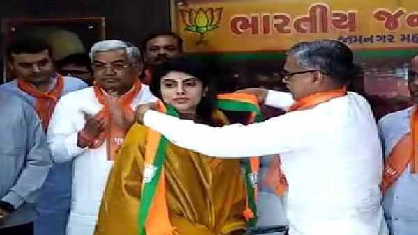 क्रिकेटर के घर में चुनाव की तैयारी! क्रिकेटर के घर में चुनाव की तैयारी!