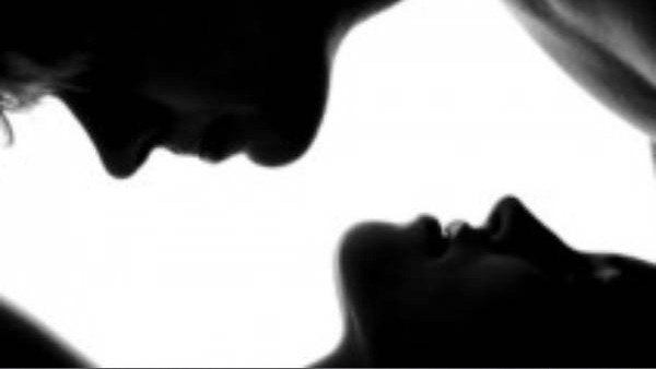 बाल सही कर फिर से की गंदी हरकत