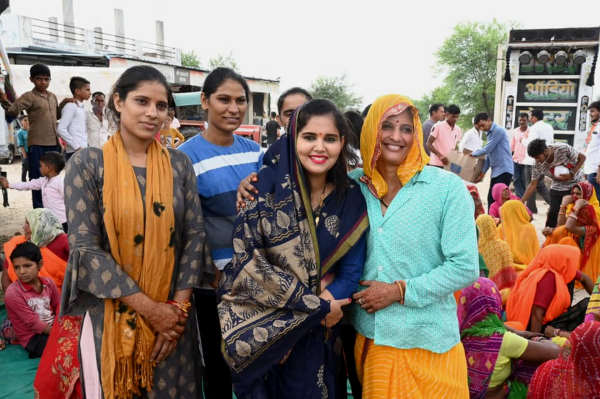 बाबूलाल नागर की पुत्रवधू हैं रूपाली नागर बाबूलाल नागर की पुत्रवधू हैं रूपाली नागर