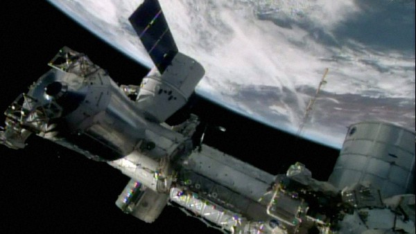  धुआं देखा और गंध को महसूस किया