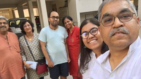 चुनौतियों का सामना करते हुए आगे बढ़ें