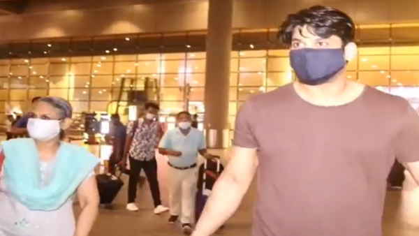 सिद्धार्थ शुक्‍ला एयरपोर्ट पर अपनी मां के साथ आए थे नजर 