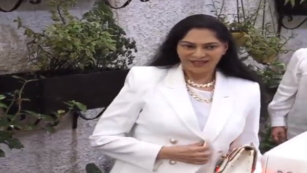 सिमी ने एक यूजर के कमेंट का दिया जवाब