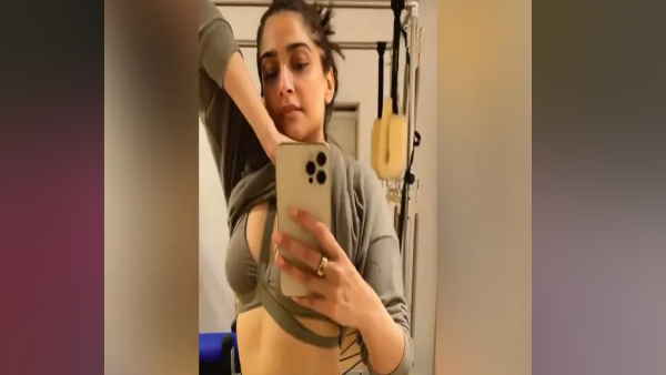 सोनम कपूर ने सेल्‍फी वीडियो में की ये हरकत 