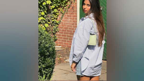 सुहाना ने ओपन शर्ट में बढ़ाई गर्मी 