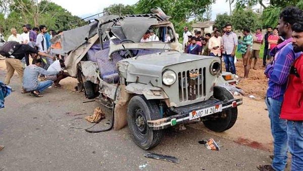 truck and jeep accident in Karnataka, 8 people lost their lives truck and jeep accident in Karnataka, 8 people lost their lives