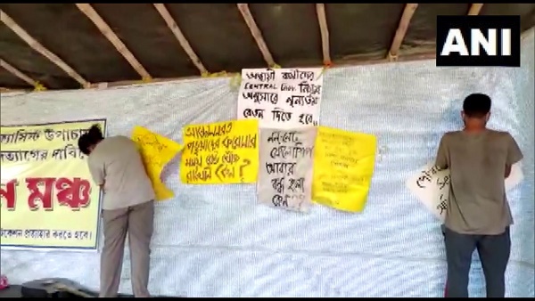 क्यों यूनिवर्सिटी में हो रहा है प्रदर्शन?