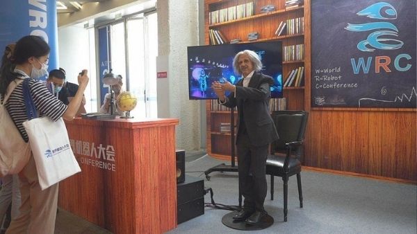 चीन में आइंस्टीन का रोबोट