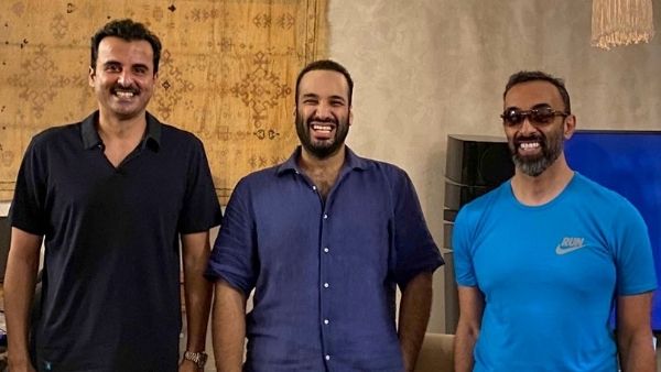 पिघल गई दुश्मनी की बर्फ?