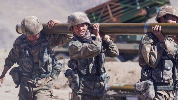 भारतीय सीमा के पास बमबारी