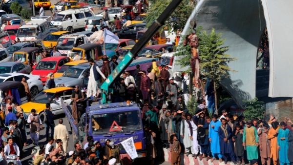 कथनी करनी में भारी अंतर