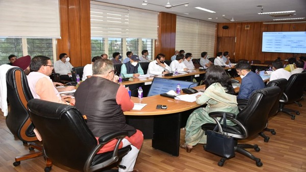 सिर्फ फैसले नहीं धरातल पर काम