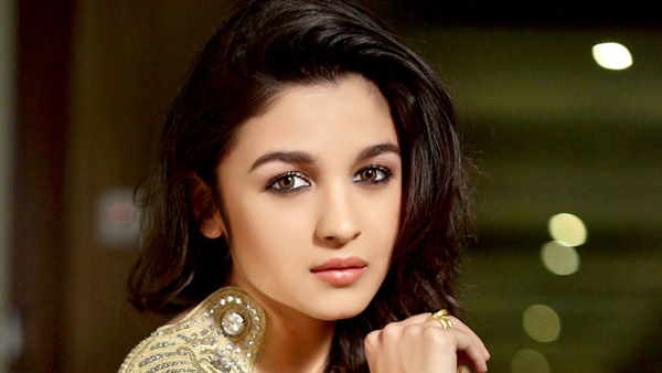 आलिया ने खास मौके पर शेयर की ये तस्‍वीर 