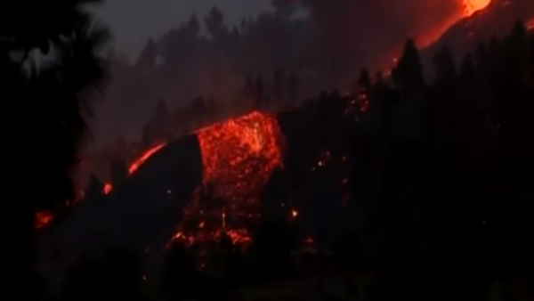  रातों-रात और अधिक विस्फोटक हुआ ज्‍वालामुखी, जहरीली गैस बढ़ा खतरा 