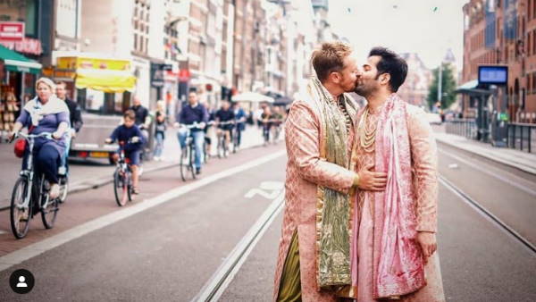 ऐसे आगे बढ़ी लवस्टोरी